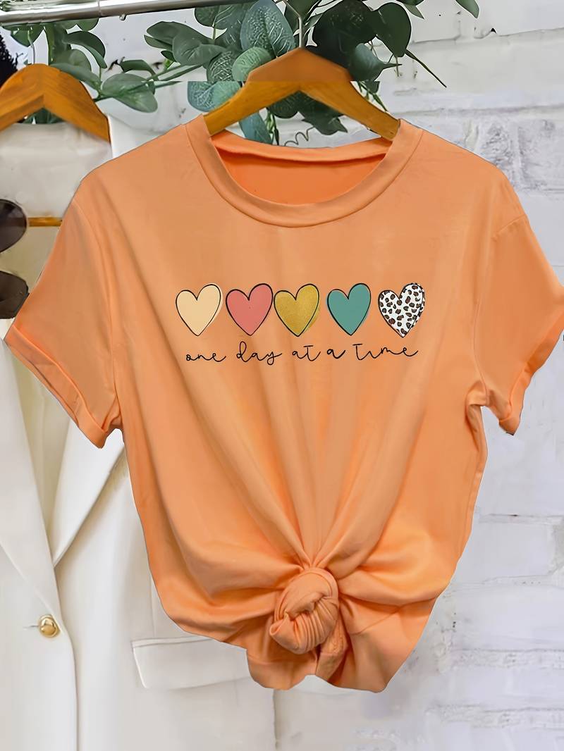 Chloe – t-shirt mit herz-buchstaben-print und rundhalsausschnitt