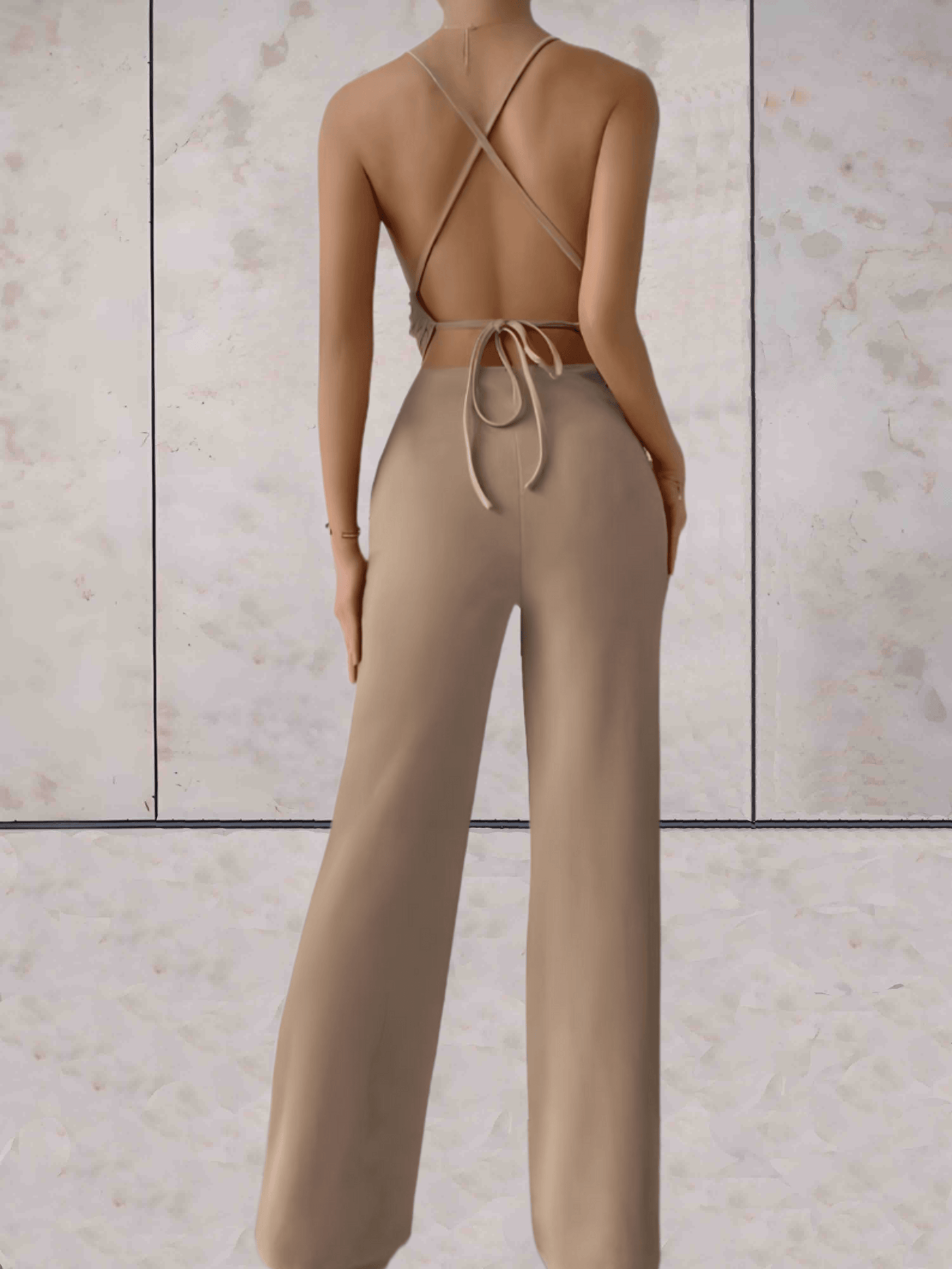 Camille - Eleganter und schicker Jumpsuit, V-Ausschnitt, ärmellos, Rückenfreies Design mit weitem Bein