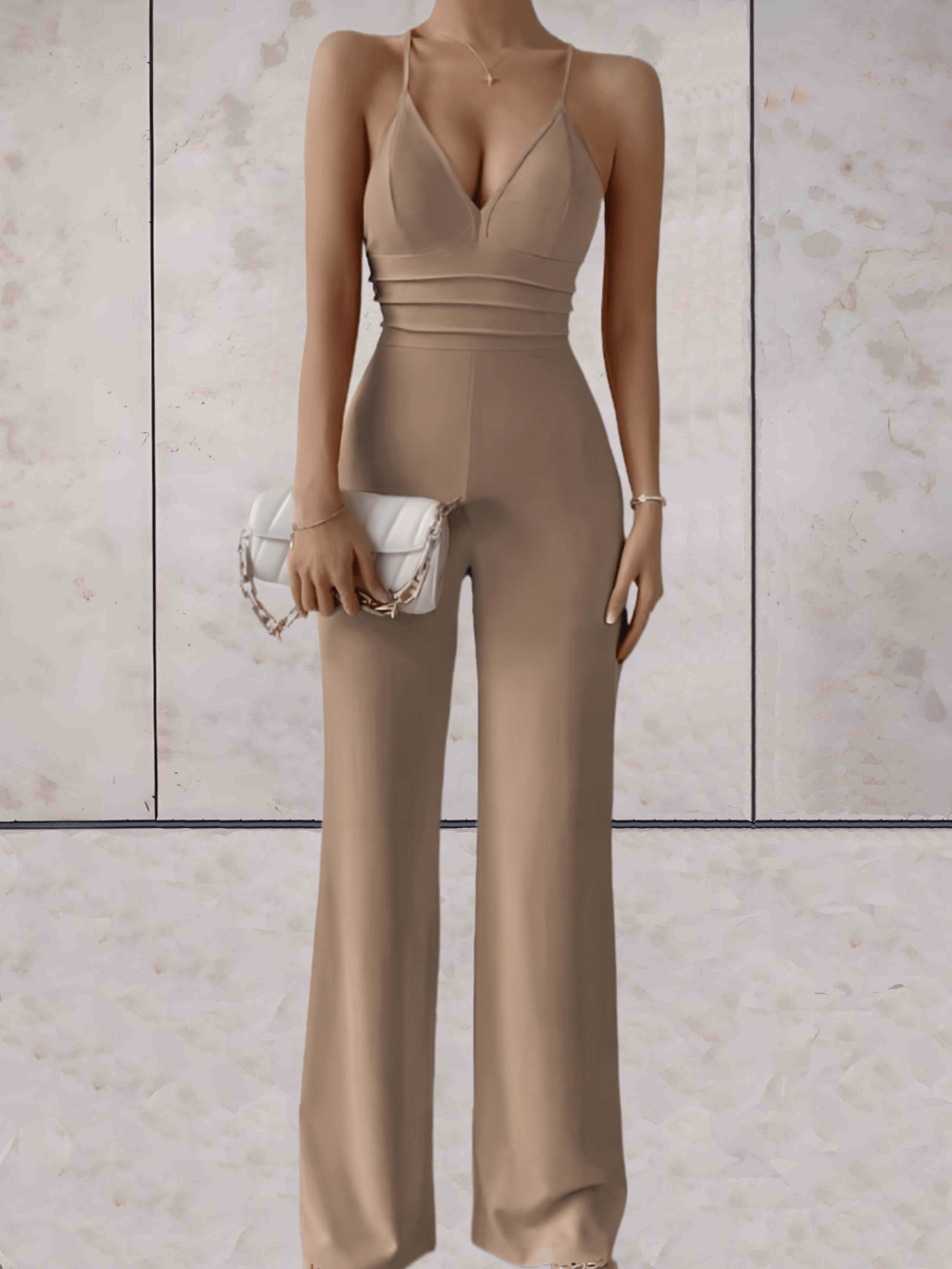 Camille - Eleganter und schicker Jumpsuit, V-Ausschnitt, ärmellos, Rückenfreies Design mit weitem Bein