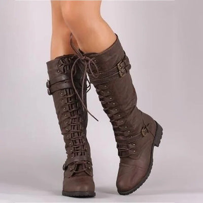 Flache vintage-schnürstiefel für damen mit schnallen im steampunk-stil