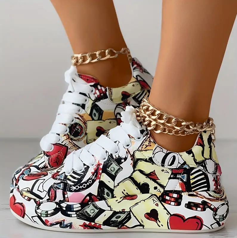 Haselnuss - stylische damen-sneaker mit graffiti-print