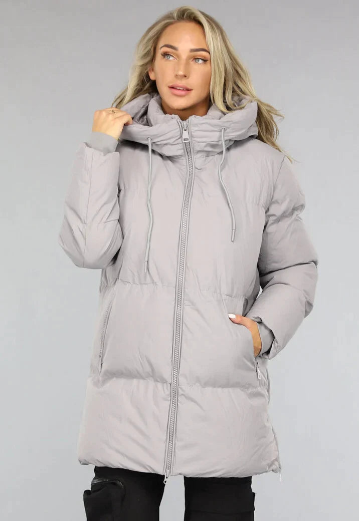 Callista – locker sitzende winter-daunenjacke mit kapuze und reibverschlüssen