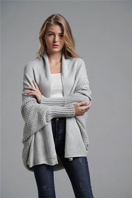 Einfarbiger Cardigan mit Fledermausärmeln