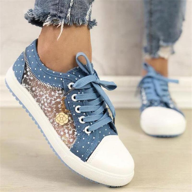 Denim Sneakers mit Spitze